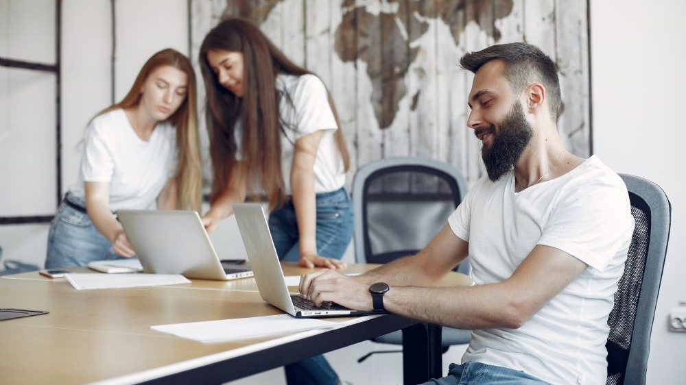 Coworking evoluto: il nuovo modo di vivere il lavoro tra flessibilit&agrave;, networking e valore professionale