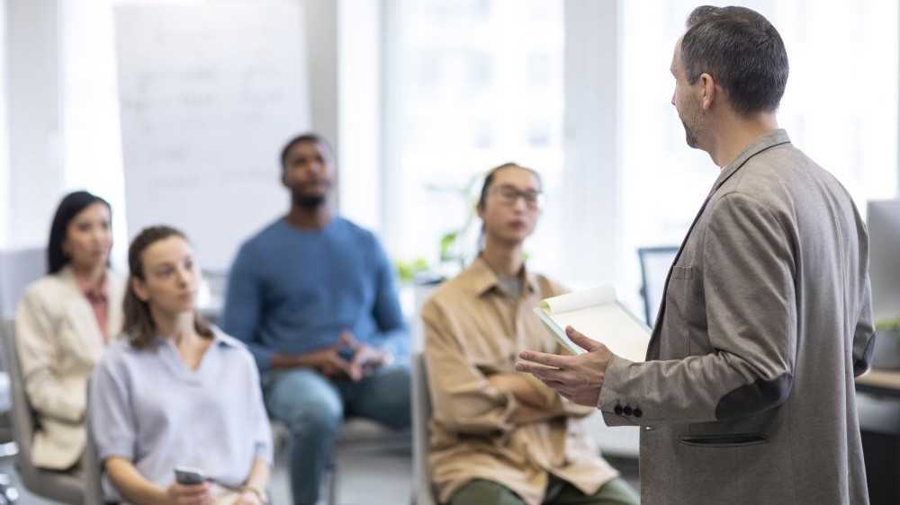 Meeting efficaci: perch&eacute; lo spazio giusto pu&ograve; fare la differenza in ogni incontro di lavoro